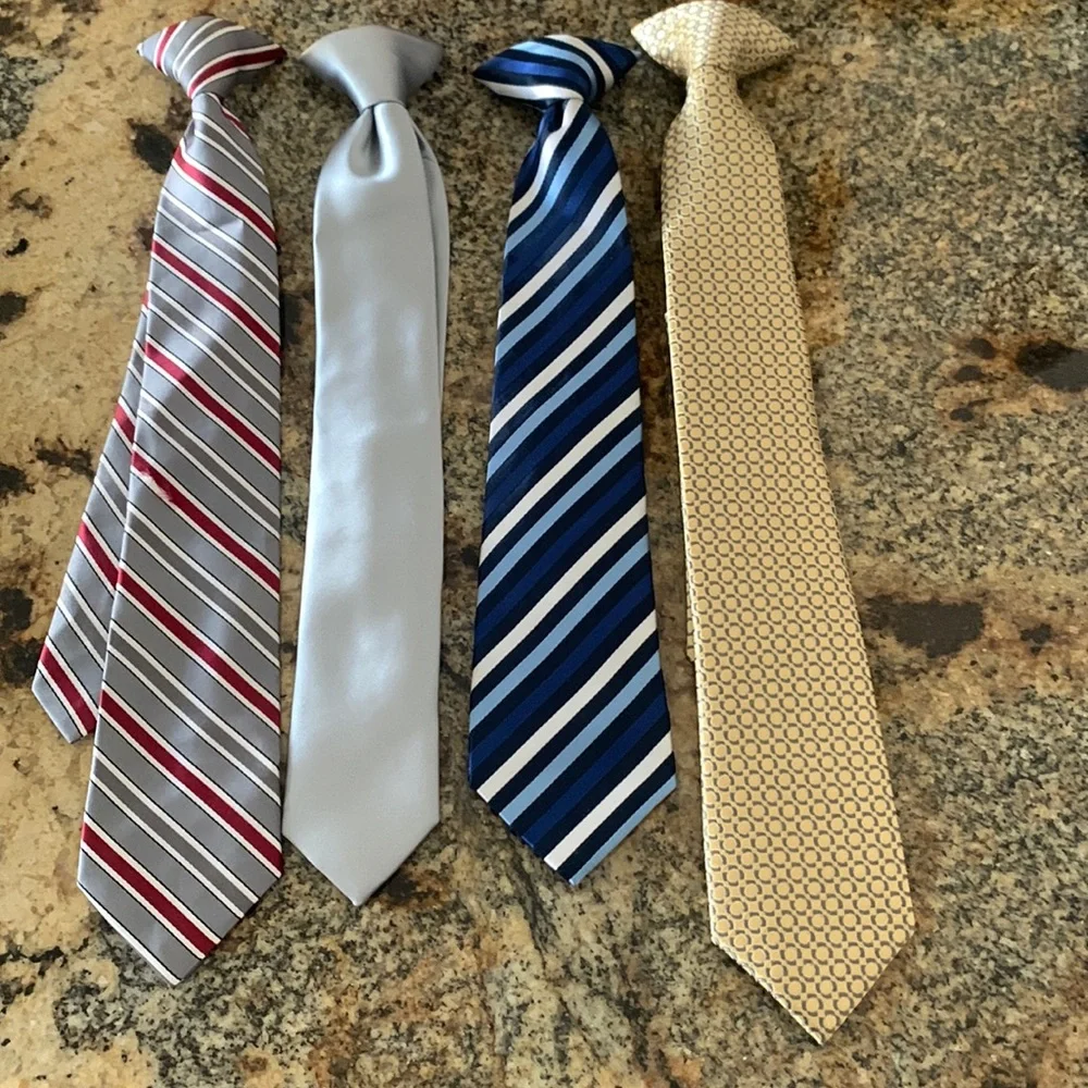 Clip on neckties